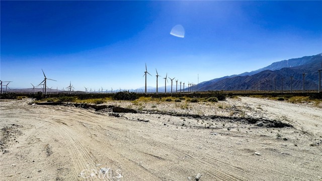 Detail Gallery Image 2 of 4 For 8 Dillon Rd, Desert Hot Springs,  CA 92240 - – Beds | – Baths