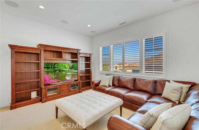 Detail Gallery Image 16 of 36 For 52 Eider Run, Irvine,  CA 91618 - 5 Beds | 5/1 Baths