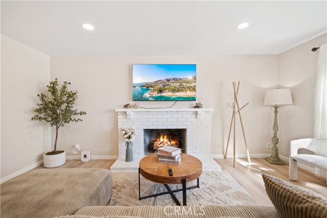 Image 5 of 38 For 24851 Stem  