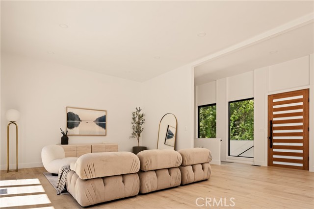 Detail Gallery Image 5 of 44 For 3219 Laurel Canyon Bld, Studio City,  CA 91604 - 4 Beds | 2/1 Baths