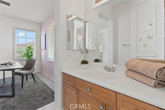 21 Plaza Modena, Lake Elsinore CA: https://media.crmls.org/medias/e9c9a3ef-f960-458b-80e5-fef1ebbbf19c.jpg