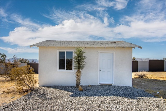 Detail Gallery Image 3 of 19 For 62474 Golden St, Joshua Tree,  CA 92252 - 2 Beds | 2 Baths