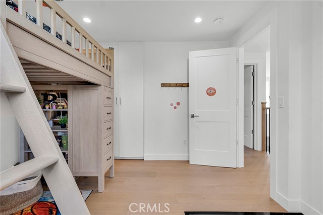 23241 Aetna Street, Woodland Hills CA: https://media.crmls.org/medias/e9c9f832-dc3a-4fa4-a246-7fa4b18088fc.jpg