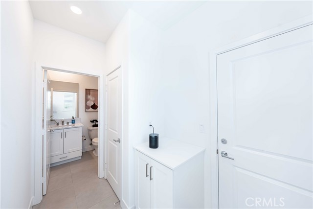 232 Junco, Irvine CA: https://media.crmls.org/medias/e9ca3bac-e609-4259-9465-994632997c2a.jpg