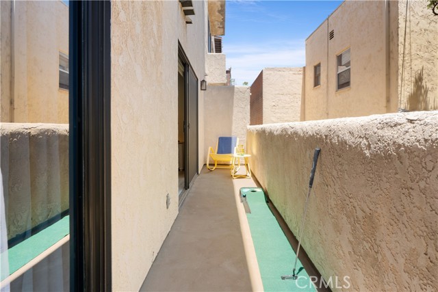 1425 E 2nd Street, Long Beach CA: https://media.crmls.org/medias/e9cad192-97c8-452e-bc4c-39da3056abce.jpg