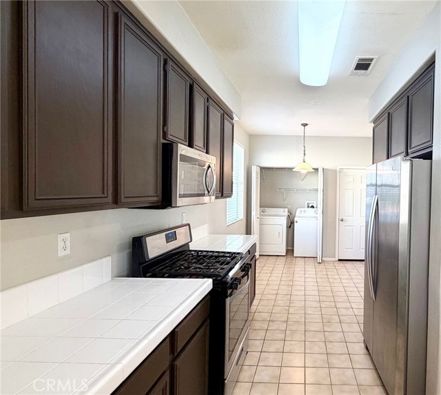 Detail Gallery Image 8 of 24 For 39271 Flamingo Bay #D,  Murrieta,  CA 92563 - 3 Beds | 2/1 Baths