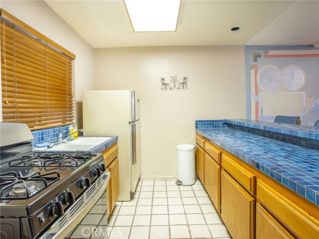 Detail Gallery Image 40 of 51 For 365 W Alameda Ave #305,  Burbank,  CA 91506 - 2 Beds | 2 Baths
