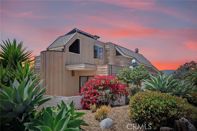 390 Saint Anns Drive, Laguna Beach CA: https://media.crmls.org/medias/e9ccb211-6865-4548-b254-8f027eba194f.jpg