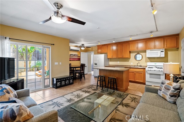 1002 Par Avenue, Paso Robles CA: https://media.crmls.org/medias/e9ccbc52-7d74-4cf1-a601-458902518620.jpg