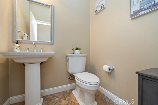 Detail Gallery Image 25 of 64 For 34595 Collier Falls Ct, Temecula,  CA 92592 - 5 Beds | 3/1 Baths