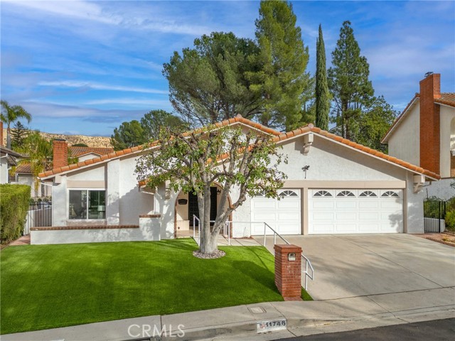 Detail Gallery Image 1 of 30 For 11746 Avenida Del Sol, Porter Ranch,  CA 91326 - 4 Beds | 2 Baths