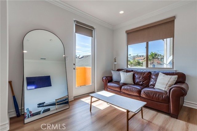 Detail Gallery Image 39 of 53 For 1902 Marshallfield Ln a,  Redondo Beach,  CA 90278 - 4 Beds | 3/1 Baths