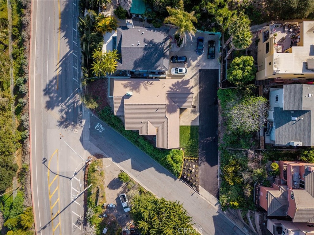 https://media.crmls.org/medias/e9cd5cea-96a7-458e-ae7d-2d246fc3e2a1.jpg?preset=X-Large