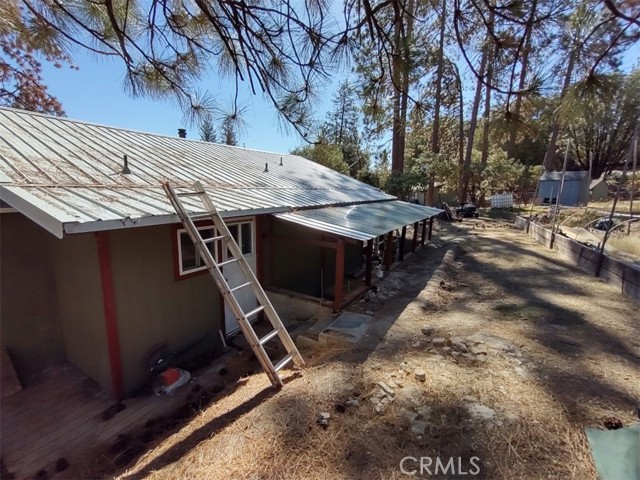 Detail Gallery Image 2 of 13 For 5650 Meadow Ln, Mariposa,  CA 95338 - 2 Beds | 1 Baths