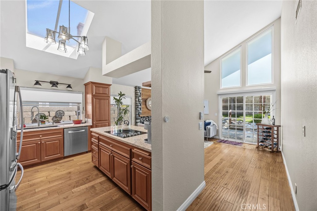 MLS #OC25161685 img 7