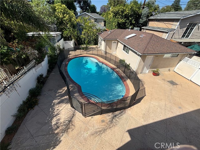 21327 De La Osa, Woodland Hills CA: https://media.crmls.org/medias/e9ced95c-8fb6-4fa0-ad34-2cb9b077a81f.jpg