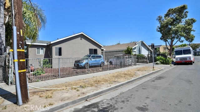Detail Gallery Image 4 of 9 For 201 N Susan St, Santa Ana,  CA 92703 - – Beds | – Baths