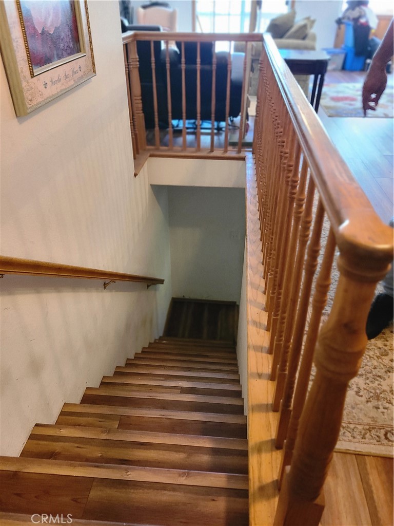 https://media.crmls.org/medias/e9cf6995-9b42-44dc-928b-f11db308a709.jpg?preset=X-Large