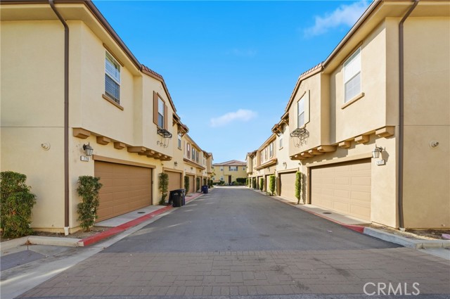 Detail Gallery Image 22 of 27 For 2830 E via Fiano, Ontario,  CA 91764 - 4 Beds | 2/1 Baths