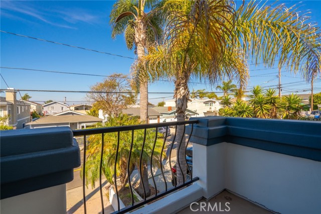 1734 Haynes Lane, Redondo Beach, California 90278, 3 Bedrooms Bedrooms, ,2 BathroomsBathrooms,Residential,Sold,Haynes,TR22049569