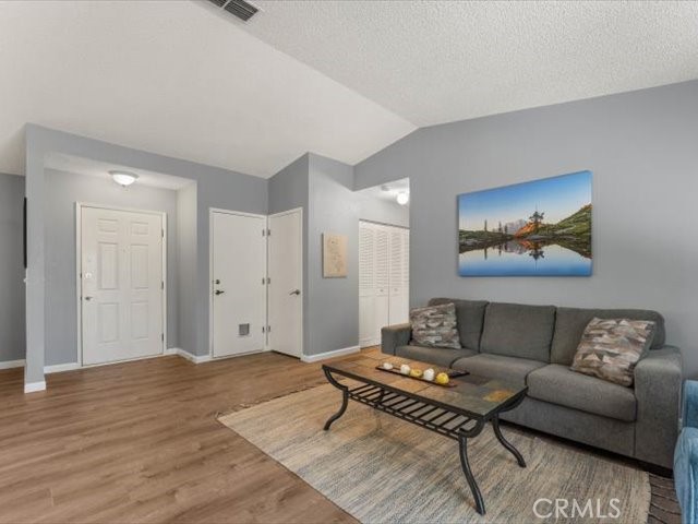 Detail Gallery Image 9 of 48 For 667 Brookridge Dr, Redding,  CA 96003 - 2 Beds | 2 Baths