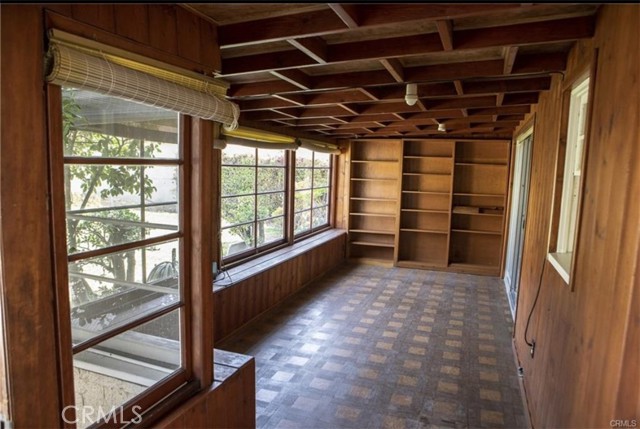 Detail Gallery Image 7 of 8 For 2325 Las Lunas St, Pasadena,  CA 91107 - 3 Beds | 2 Baths