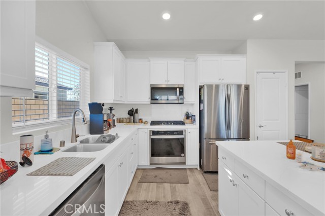 Detail Gallery Image 11 of 27 For 15389 Diamond, Victorville,  CA 92394 - 3 Beds | 2 Baths