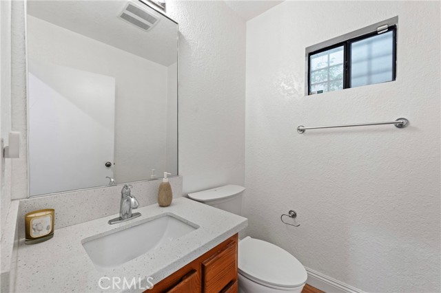 Detail Gallery Image 6 of 46 For 1832 Redcliff St, Los Angeles,  CA 90026 - 3 Beds | 3 Baths