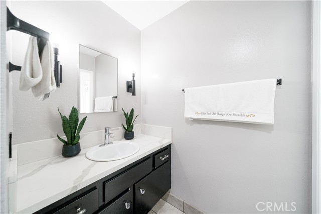 Detail Gallery Image 11 of 47 For 1030 Cabrillo Park Dr #B,  Santa Ana,  CA 92701 - 1 Beds | 1 Baths