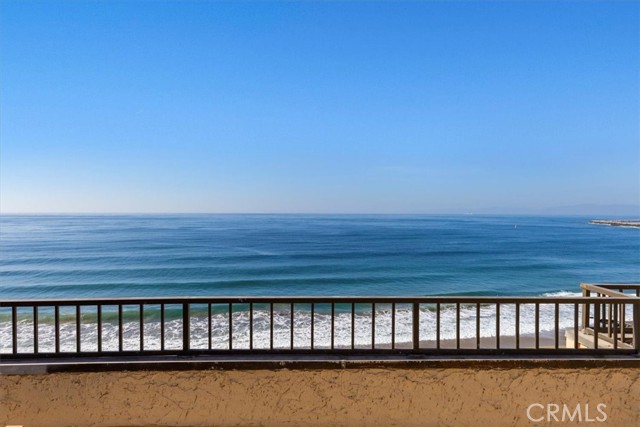 555 Esplanade, Redondo Beach, California 90277, 2 Bedrooms Bedrooms, ,2 BathroomsBathrooms,Residential,Sold,Esplanade,SB23223836