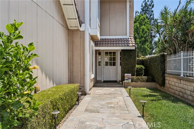 Detail Gallery Image 4 of 66 For 1124 N Holt Dr, Placentia,  CA 92870 - 4 Beds | 2/1 Baths