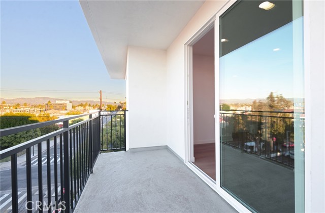 Detail Gallery Image 10 of 11 For 14606 Sylvan St #508,  Van Nuys,  CA 91411 - 2 Beds | 2 Baths