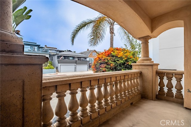 1105 Manhattan, Hermosa Beach, California 90254, 4 Bedrooms Bedrooms, 0 ,2 BathroomsBathrooms,Residential,For Sale,Manhattan,0,PV26150388