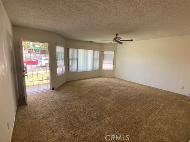 Front unit living room