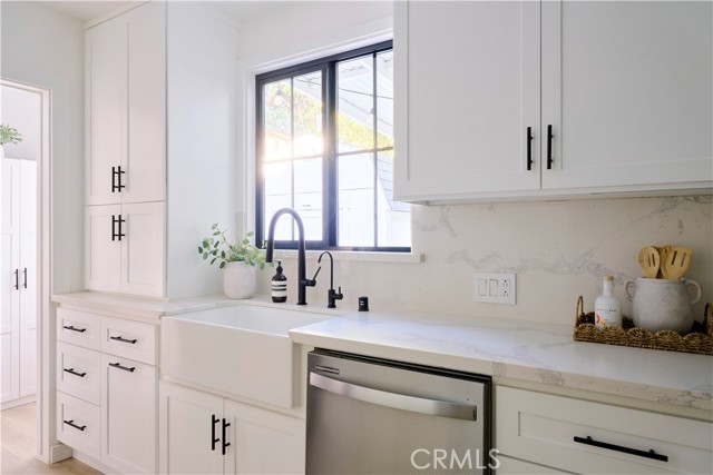 Detail Gallery Image 23 of 40 For 4800 Mary Ellen, Sherman Oaks,  CA 91423 - 3 Beds | 2 Baths