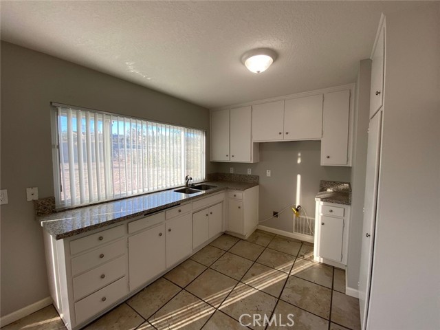 Detail Gallery Image 8 of 28 For 1544 Armory Rd, Barstow,  CA 92311 - 3 Beds | 2 Baths
