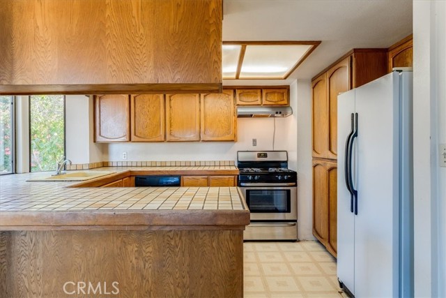 Detail Gallery Image 14 of 47 For 470 Warwick, Cambria,  CA 93428 - 2 Beds | 2 Baths