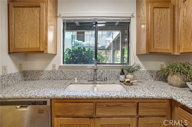 Detail Gallery Image 8 of 24 For 1420 Sherman Ave #5,  Chico,  CA 95926 - 2 Beds | 2 Baths