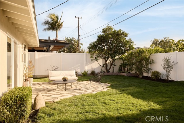 Detail Gallery Image 25 of 31 For 2957 Royal Palm Dr, Costa Mesa,  CA 92626 - 3 Beds | 2 Baths