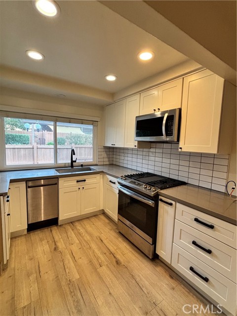 Detail Gallery Image 7 of 17 For 1709 Avenida Selva, Fullerton,  CA 92833 - 2 Beds | 2 Baths