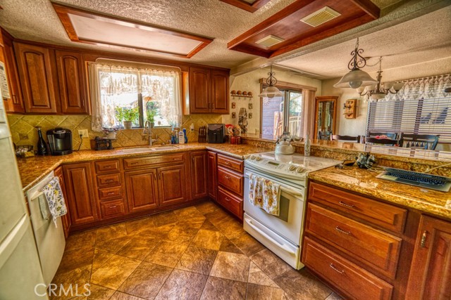 Detail Gallery Image 16 of 61 For 1091 Blue Mountain Rd, Big Bear City,  CA 92314 - 3 Beds | 2 Baths