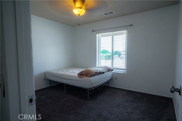 Detail Gallery Image 10 of 25 For 9450 Mango Ave, Hesperia,  CA 92345 - 5 Beds | 3 Baths