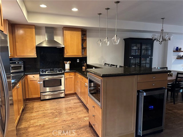 305 Kansas Street, El Segundo CA: https://media.crmls.org/medias/e9d7d231-cbc5-4633-ae43-7927db8028b2.jpg