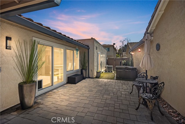 40 Tangerine, Irvine CA: https://media.crmls.org/medias/e9d846e4-866a-4ae9-a01d-abdb7522a703.jpg
