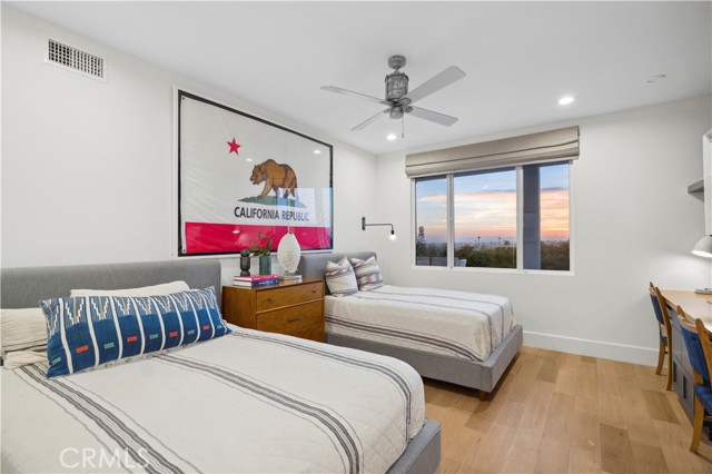 807 Aleppo Street, Newport Beach CA: https://media.crmls.org/medias/e9d86d73-e22b-400c-9215-095b4ff32c6a.jpg