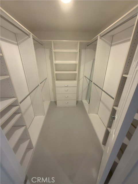 1940 N Highland Avenue, Los Angeles CA: https://media.crmls.org/medias/e9d8b436-fe55-41d2-83ca-f18c9c449918.jpg