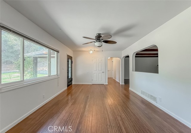 Detail Gallery Image 10 of 39 For 24022 Wildwood Canyon Rd, Newhall,  CA 91321 - 3 Beds | 2 Baths