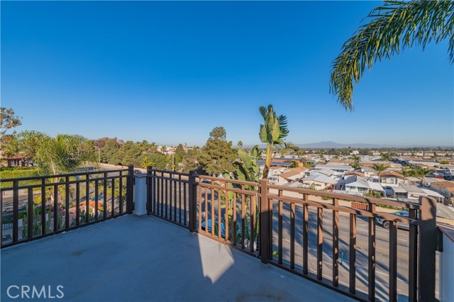 Detail Gallery Image 38 of 44 For 413 Delaware St, Huntington Beach,  CA 92648 - 3 Beds | 3/1 Baths