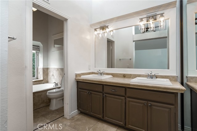 Detail Gallery Image 16 of 27 For 4 Aberdeen St, Irvine,  CA 92620 - 3 Beds | 2 Baths