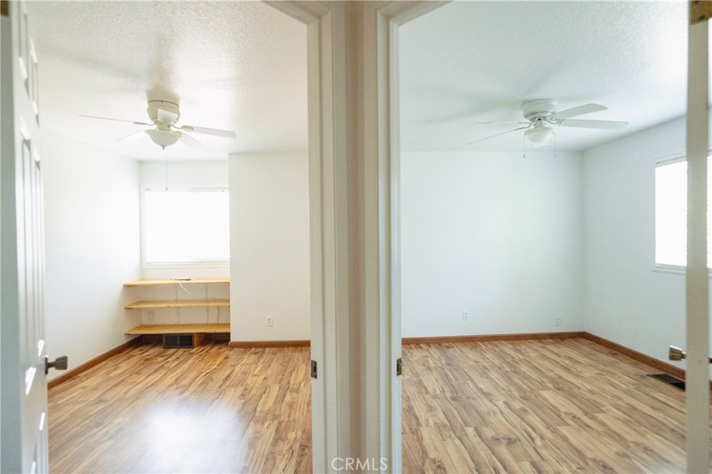 https://media.crmls.org/medias/e9d98714-f54a-41d9-ac09-4b6641ca458a.jpg?preset=X-Large